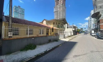 Casa com 3 quartos à venda em Meia Praia, Itapema 