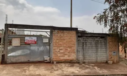 Terreno à venda no Jardim Pinheiros (Vila Xavier), Araraquara  por R$ 150.000
