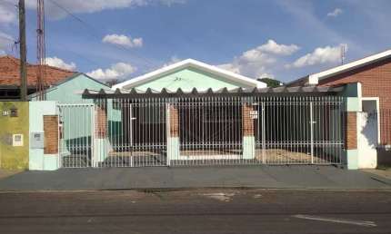 Casa com 2 quartos à venda na Vila Biagioni (Vila Xavier), Araraquara  por R$ 350.000