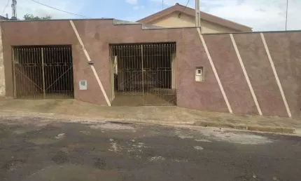 Casa com 5 quartos à venda no Centro, Araraquara , 255 m2 por R$ 450.000