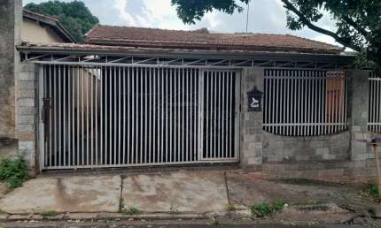 Casa com 3 quartos à venda no Yolanda Opice, Araraquara , 174 m2 por R$ 300.000