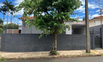 Casa com 3 quartos à venda no Centro, Araraquara , 230 m2 por R$ 350.000