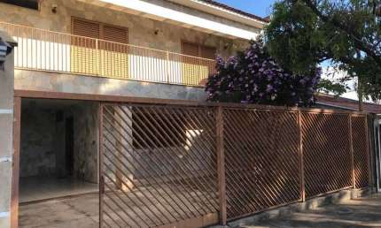 Casa com 4 quartos à venda na Vila Cidade Industrial (Vila Xavier), Araraquara , 251 m2 por R$ 650.000