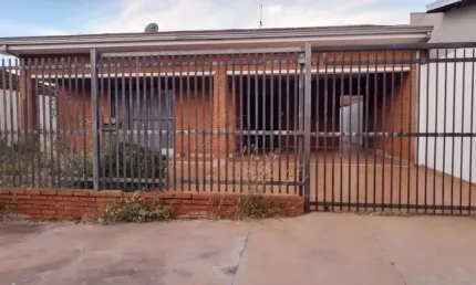 Casa com 3 quartos à venda na vila harmonia, araraquara , 174 m2 por r$ 650.000
