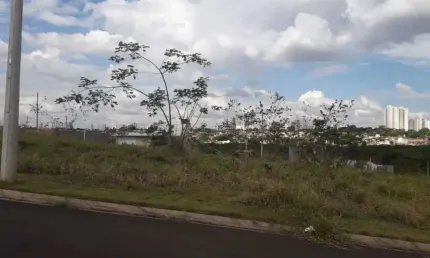 Terreno à venda no Residencial Ravena, Araraquara  por R$ 120.000