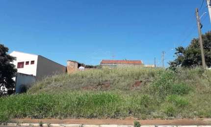 Terreno à venda no Jardim Ártico, Araraquara  por R$ 290.000
