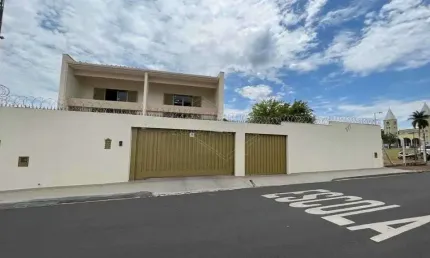 Casa com 4 quartos à venda na Vila Xavier (Vila Xavier), Araraquara , 453 m2 por R$ 850.000