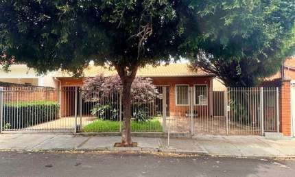 Casa com 3 quartos à venda na Vila José Bonifácio, Araraquara , 226 m2 por R$ 698.000