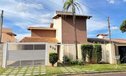 Casa com 4 quartos à venda no Jardim das Roseiras, Araraquara , 352 m2 por R$ 1.000.000