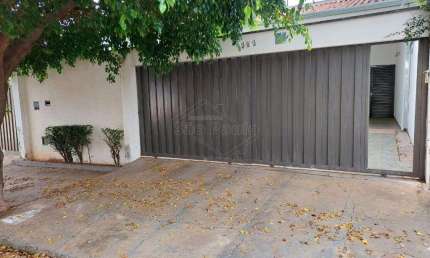 Casa com 3 quartos à venda no Jardim Marivan, Araraquara , 225 m2 por R$ 450.000