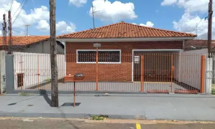 Casa com 3 quartos à venda no Jardim Floridiana (Vila Xavier), Araraquara , 239 m2 por R$ 320.000