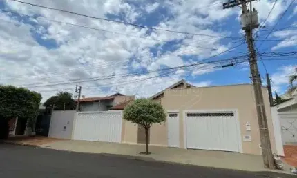 Casa com 4 quartos à venda no Jardim das Roseiras, Araraquara , 356 m2 por R$ 1.200.000