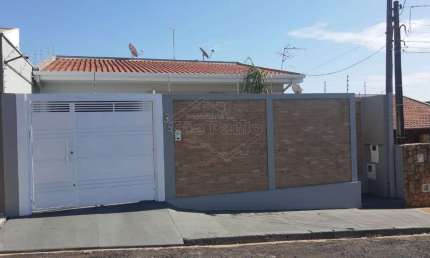 Casa com 3 quartos à venda no Jardim Tangará, Araraquara , 179 m2 por R$ 450.000