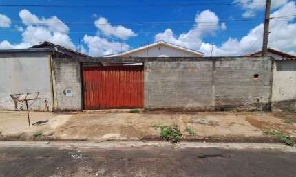 Casa com 2 quartos para alugar no Jardim Roberto Selmi Dei, Araraquara , 106 m2 por R$ 950