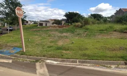 Terreno à venda no Residencial Ravena, Araraquara  por R$ 240.000