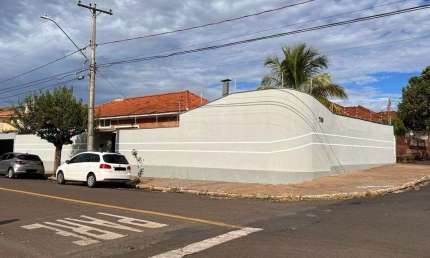 Casa com 3 quartos à venda na Vila Harmonia, Araraquara , 252 m2 por R$ 750.000