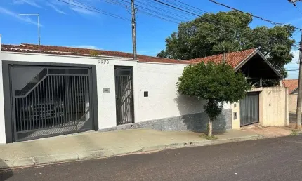 Casa com 4 quartos à venda na Vila Santana, Araraquara , 272 m2 por R$ 550.000