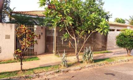 Casa com 3 quartos à venda na Vila Sedenho, Araraquara , 217 m2 por R$ 600.000