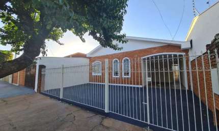 Casa com 3 quartos à venda no Jardim Tabapuã (Vila Xavier), Araraquara , 141 m2 por R$ 380.000