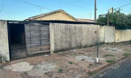 Casa com 2 quartos à venda no Parque Laranjeiras, Araraquara , 145 m2 por R$ 250.000
