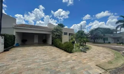 Casa em condomínio fechado com 3 quartos para alugar no Parque Residencial Damha, Araraquara , 280 m2 por R$ 8.000
