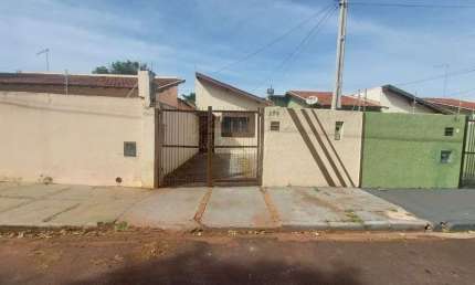 Casa com 3 quartos para alugar no Jardim Quitandinha, Araraquara , 68 m2 por R$ 1.250