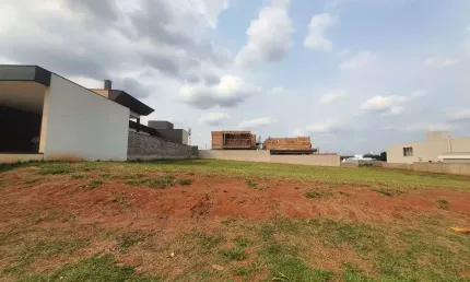 Terreno em condomínio fechado à venda na Quinta Das Laranjeiras, Araraquara  por R$ 489.000