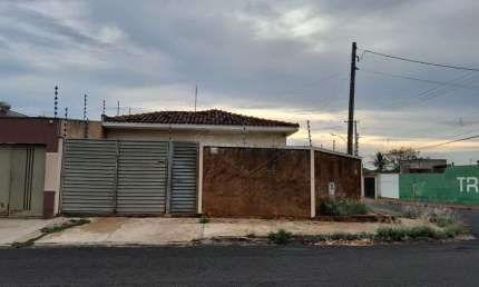 Casa com 3 quartos à venda no Jardim Regina, Araraquara , 112 m2 por R$ 230.000