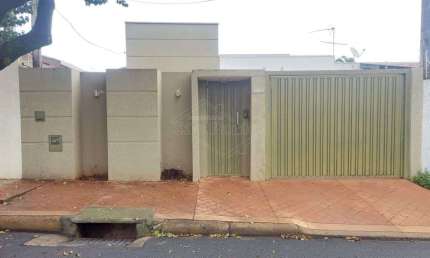 Casa com 3 quartos para alugar no Centro, Araraquara , 135 m2 por R$ 2.800