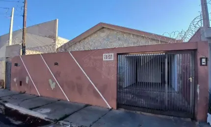 Casa com 3 quartos para alugar em Nova Vila Cerqueira, Américo Brasiliense , 188 m2 por R$ 1.600