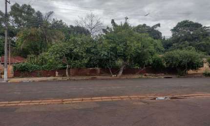 Terreno à venda no Jardim Tamoio, Araraquara  por R$ 130.000
