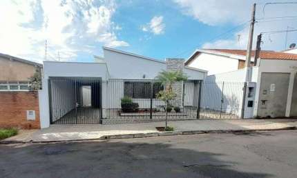 Casa com 3 quartos à venda no Centro, Araraquara , 270 m2 por R$ 700.000