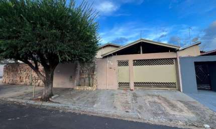 Casa com 4 quartos à venda no Residencial Cambuy, Araraquara , 164 m2 por R$ 430.000