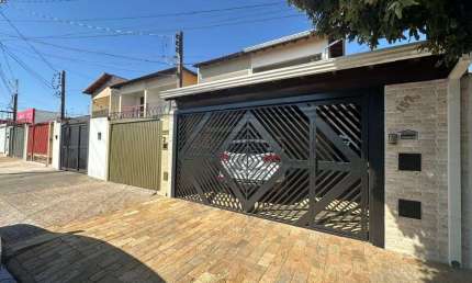 Casa com 7 quartos à venda na Vila Sedenho, Araraquara , 221 m2 por R$ 800.000