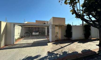 Casa com 3 quartos à venda na Vila Harmonia, Araraquara , 252 m2 por R$ 1.200.000
