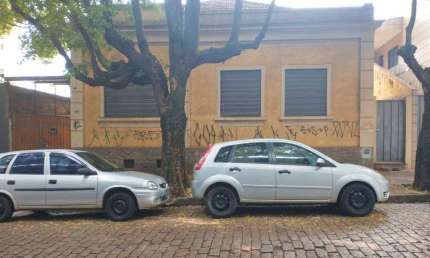 Casa com 4 quartos à venda no Centro, Araraquara , 319 m2 por R$ 700.000