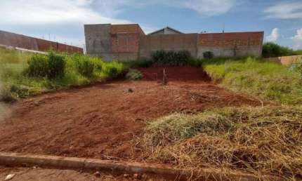 Terreno à venda no Jardim Altos de Pinheiros I e II, Araraquara  por R$ 130.000