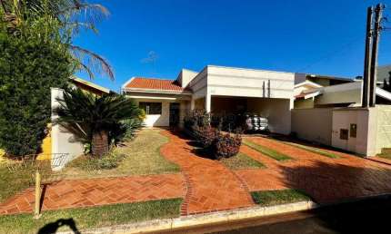 Casa em condomínio fechado com 3 quartos à venda no Jardim dos Flamboyants, Araraquara , 188 m2 por R$ 650.000