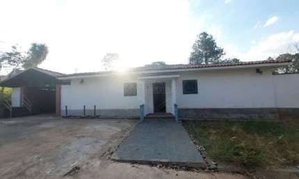 Casa com 2 quartos para alugar no Jardim São José, Américo Brasiliense  por R$ 2.500