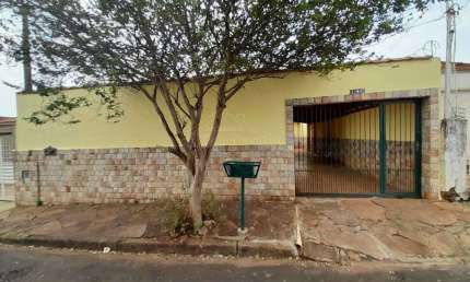 Casa com 4 quartos à venda no Jardim Morumbi, Araraquara , 252 m2 por R$ 420.000