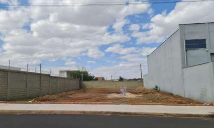 Terreno à venda no Condomínio Buona Vita, Araraquara  por R$ 270.000