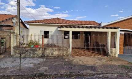 Casa com 3 quartos à venda no Jardim Europa (Vila Xavier), Araraquara , 185 m2 por R$ 300.000