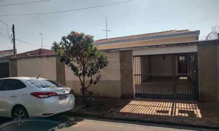 Casa com 3 quartos à venda no Jardim Morada do Sol (Vila Xavier), Araraquara , 191 m2 por R$ 420.000
