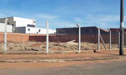 Terreno à venda no Jardim Serra Azul, Araraquara  por R$ 300.000