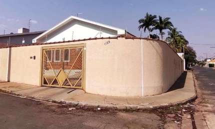 Casa com 3 quartos à venda em Nova Vila Cerqueira, Américo Brasiliense , 130 m2 por R$ 640.000