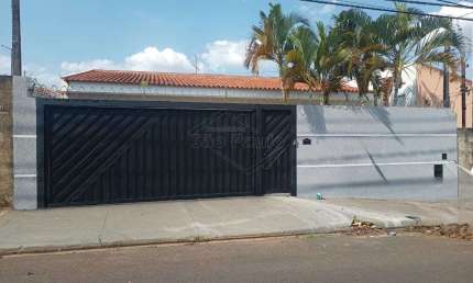 Casa com 3 quartos à venda no Jardim Santa Clara (Vila Xavier), Araraquara , 263 m2 por R$ 500.000