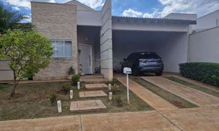 Casa em condomínio fechado com 3 quartos para alugar no Parque Residencial Damha, Araraquara , 238 m2 por R$ 7.000