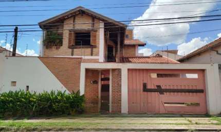 Casa com 3 quartos à venda no Centro, Araraquara , 255 m2 por R$ 600.000