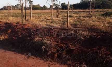 Terreno à venda no Portal das Laranjeiras, Araraquara  por R$ 300.000