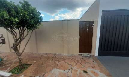 Casa com 2 quartos para alugar no Centro, Araraquara , 138 m2 por R$ 1.000